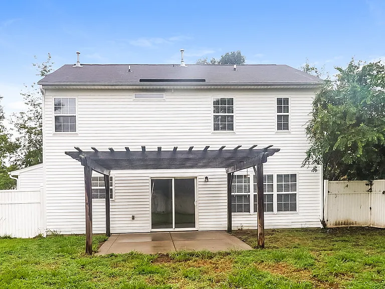 15239 Pangborn Pl — Photo 16