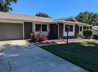2816 S Edgewater Dr, Springfield, MO 65804