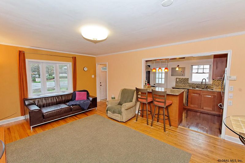 5th image of 226 THIRD AVENUE
