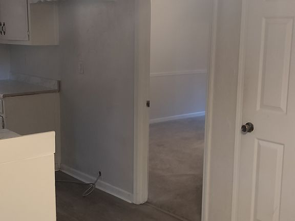 4th image of 5068 Whited Way NW