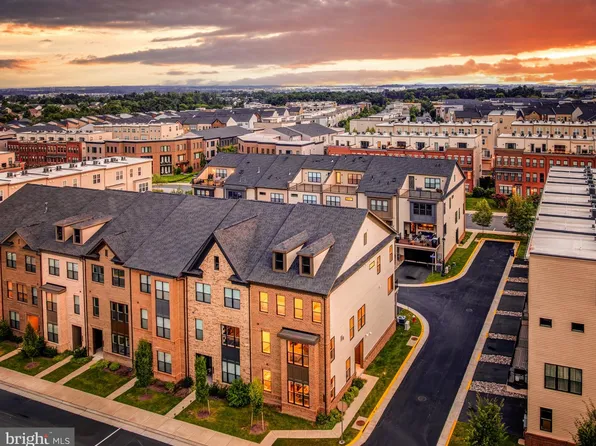 42335 Nelsonville Ter, Ashburn, VA 20148