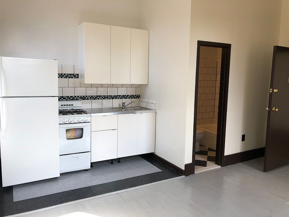 1st image of 132 W Court St APT 19