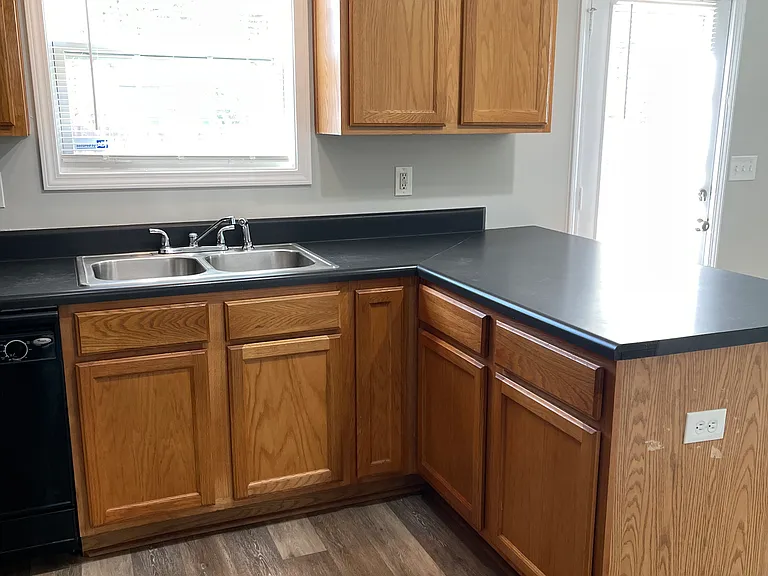 166 Rosemont Ct — Photo 10