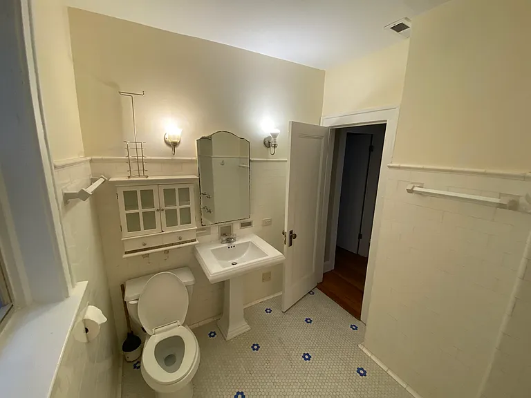 2150 W Arthur Ave #1 — Photo 12