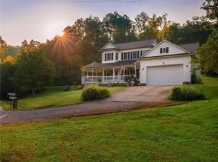5203 Claybank Rd, Cross lanes, WV 25313