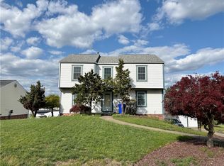 7324 Green Meadow Dr, Imperial, PA 15126