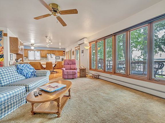 4th image of 545 Pillsbury Point
