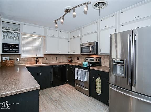 4th image of 2401 Brentwood Dr