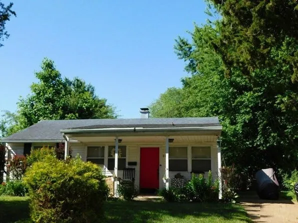 11 Castle Hill Dr, New Castle, DE 19720