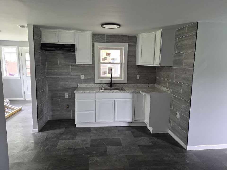 1st image of 3294 Charles St