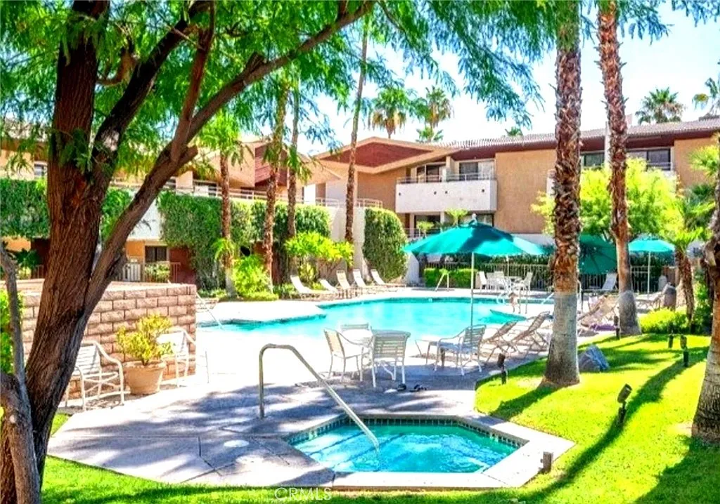1 bed, 568 sqft, $2,200 — Photo 3