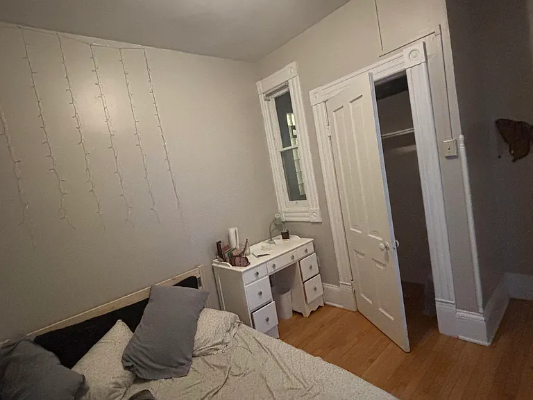 1024 E Pearson St — Photo 2