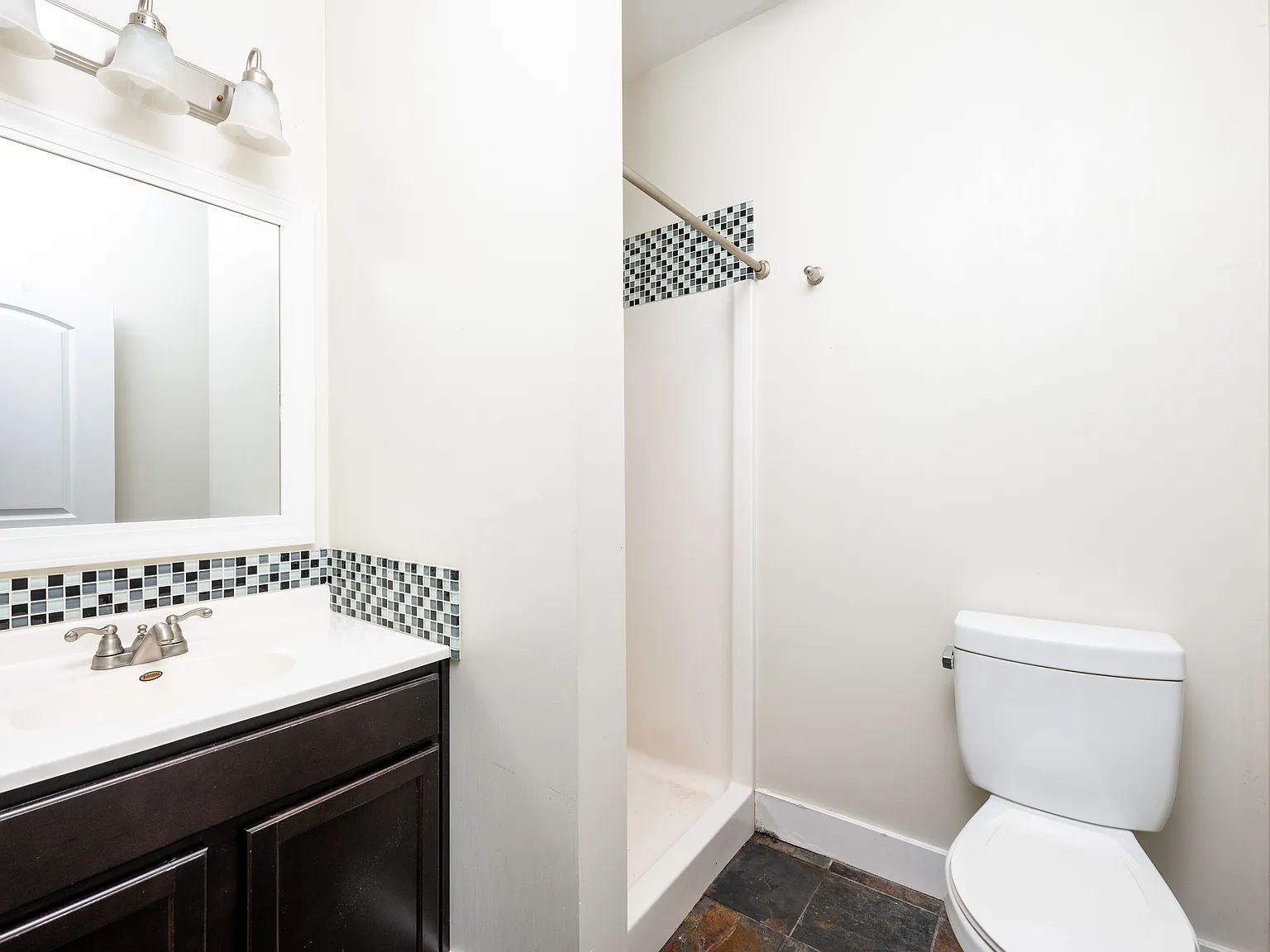 2 bed, 1000 sqft, $1,650 — Photo 3