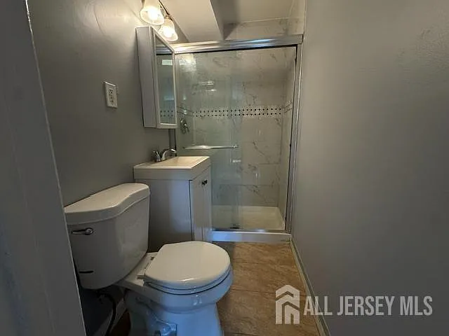 332 College Dr — Photo 12