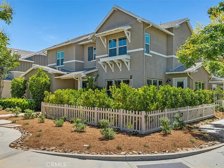 102 Sencillo Pl — Photo 3