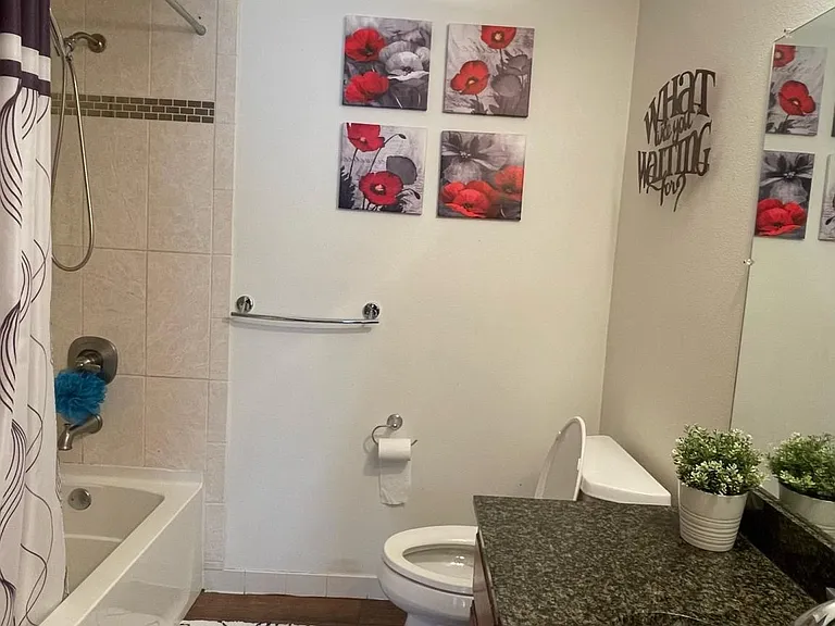 1027 Congress Dr — Photo 20