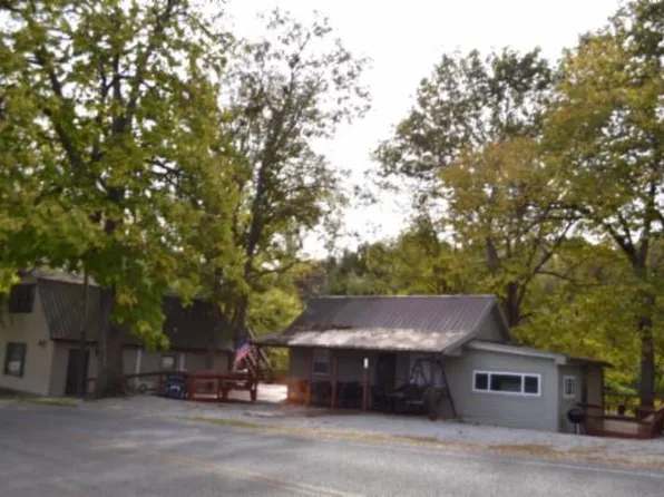 450 Cedar Hill Rd, Celina, TN 38551