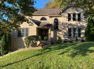 126 Hunter Dr, Cranberry Township, PA 16066