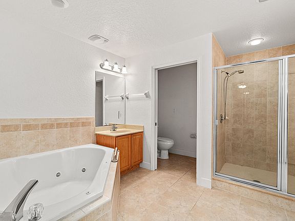5th image of 806 Mystic Dr APT 502