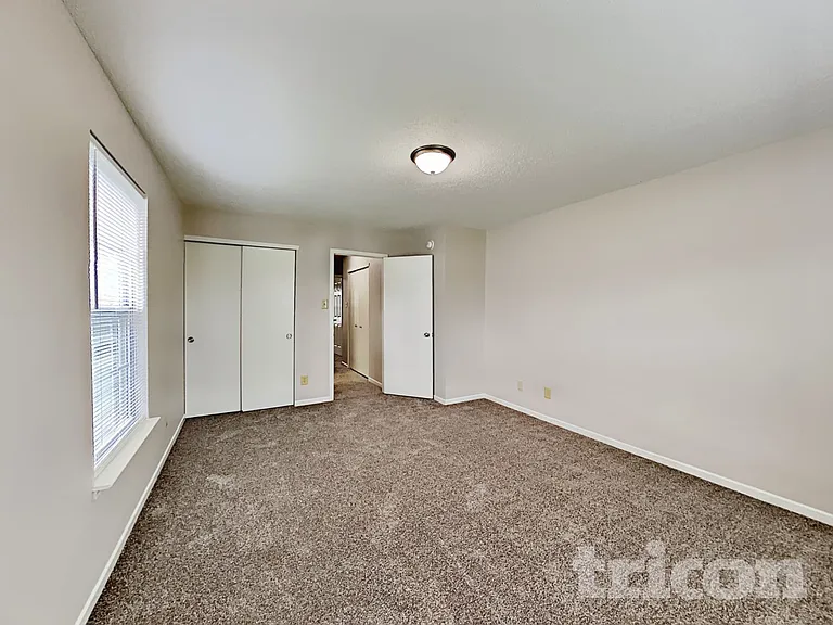 746 Streamside Dr — Photo 10