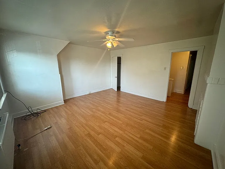6325 Glenview Pl — Photo 3