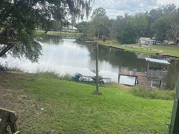 5th image of 216 Lakeview Dr