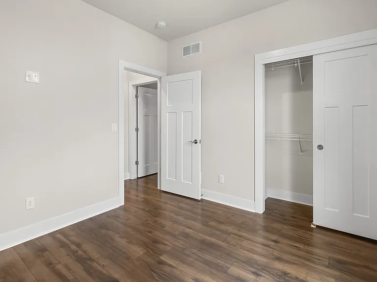W218N16046 Tiger Lily Dr — Photo 20