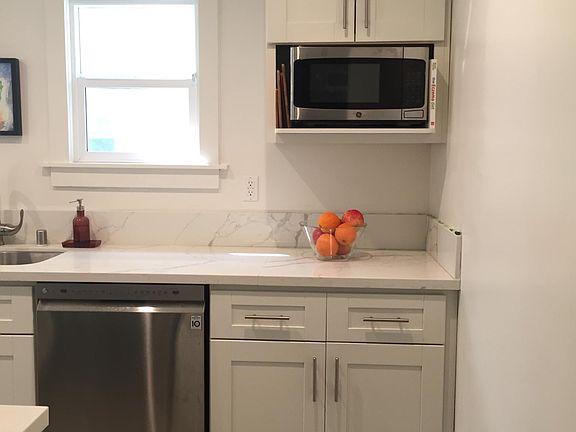 2nd image of 1275 E Broadway #Ll