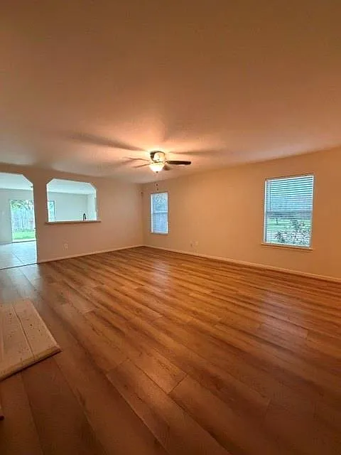 3 bed, 2.0 bath, 1722 sqft, $2,200 — Photo 4