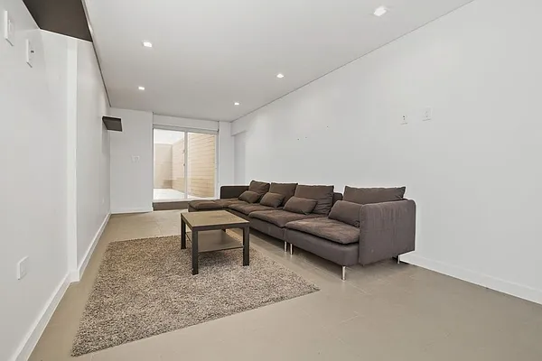 Rented by REAL New York | media 12