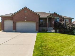 798 S Angel St, Layton, UT 84041