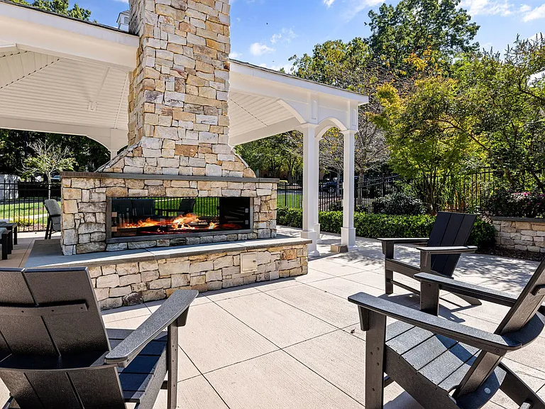 Outdoor Lounges & Fireplace