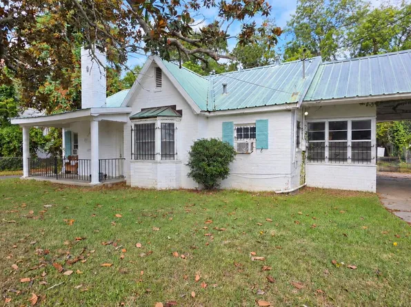 610 W Hampton St, Elloree, SC 29047