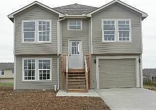 1st image of 306 NE 5th St