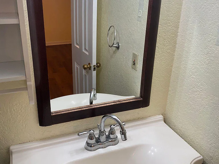 908 Lake Destiny Rd #E — Photo 6
