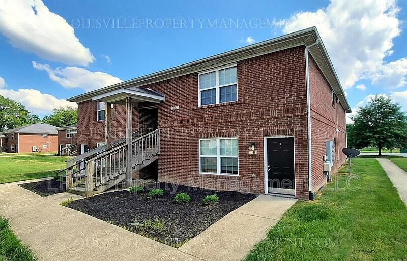 1st image of 302 Keeneland Dr #1B