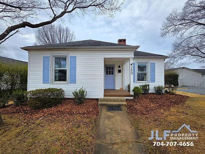 200 E 2nd St