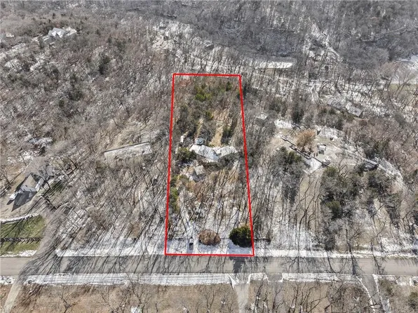 28131 W 85th Ter, De Soto, KS 66018