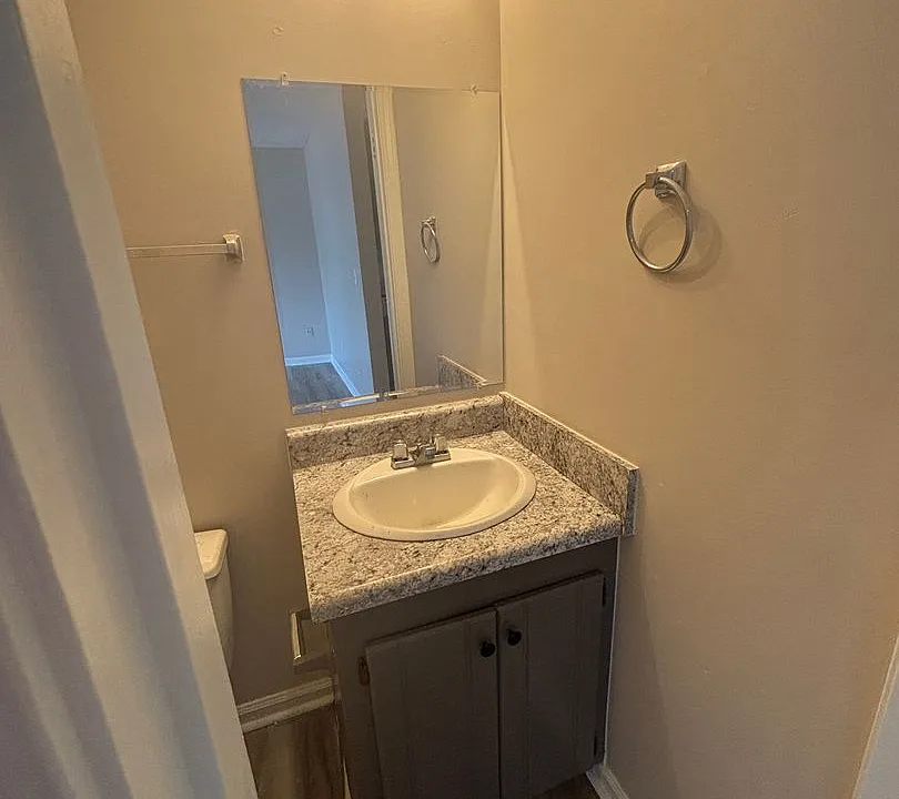 122 Lari Ln