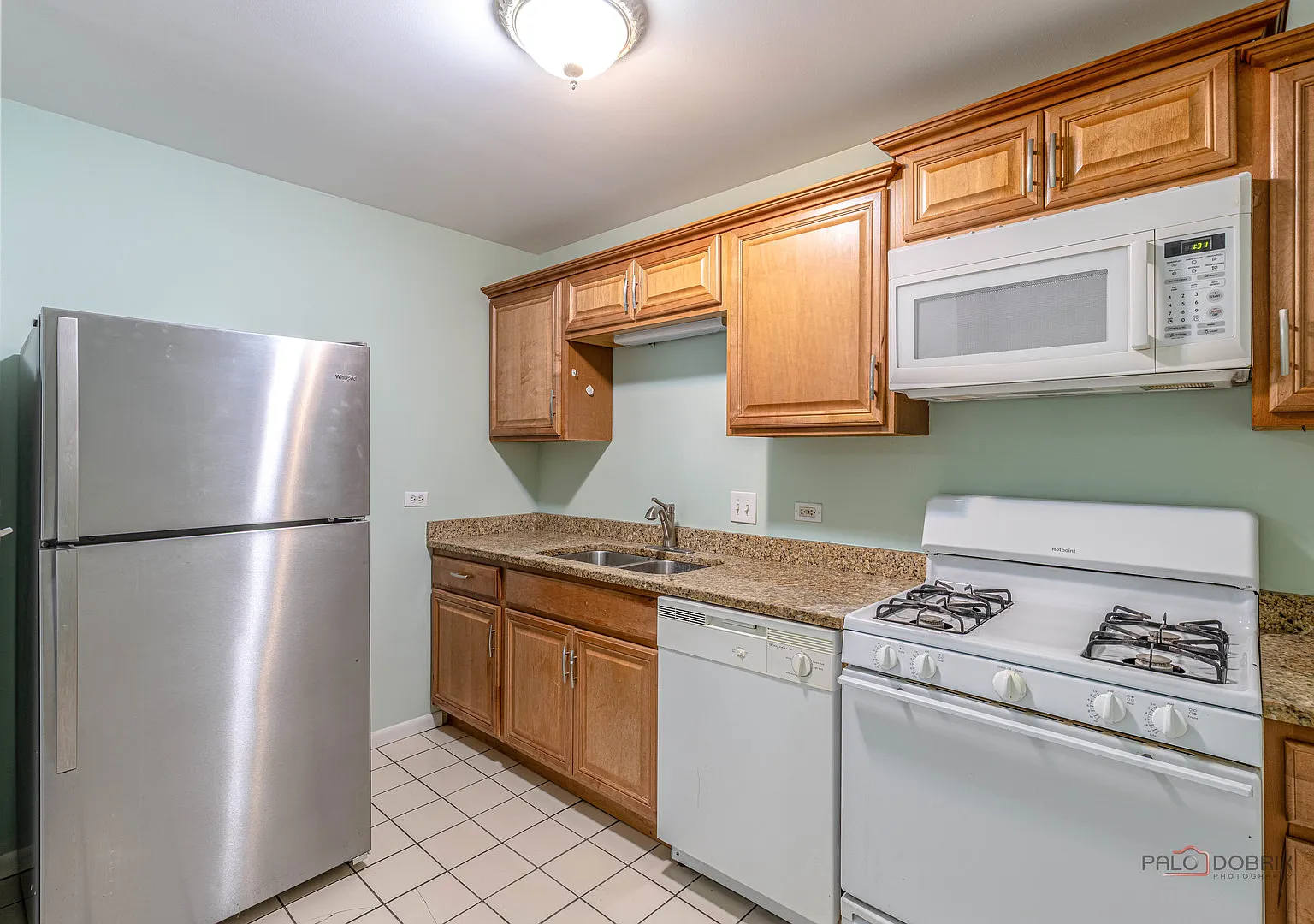 2 bed, 1000 sqft, $1,750 — Photo 4