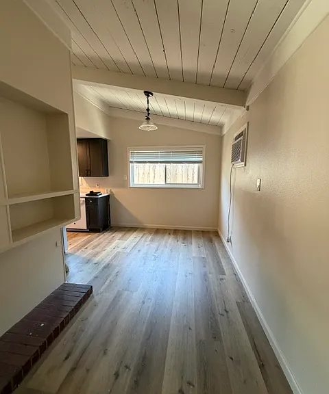 6431 N Pershing Ave — Photo 8