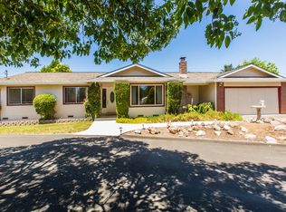 2085 Chester Dr, Penngrove, CA 94951
