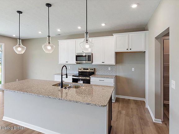 5th image of 208 Preserves Blvd