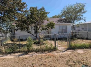 832 E Canadian St, Portales, NM 88130