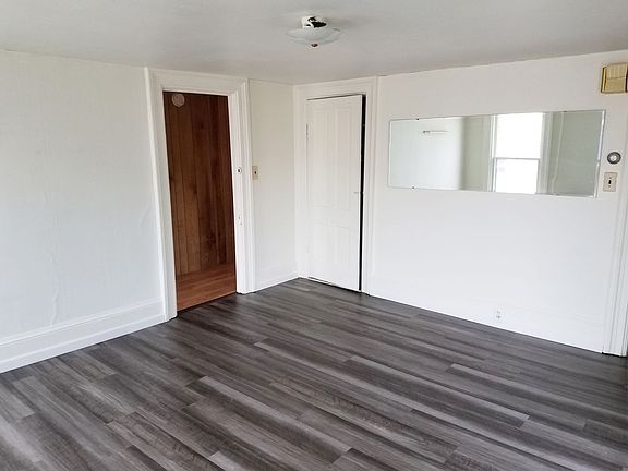 3rd image of 312 6th St S #316