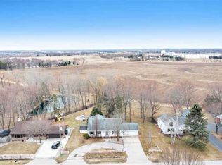 1111 E Apple Creek Rd, Appleton, WI 54913