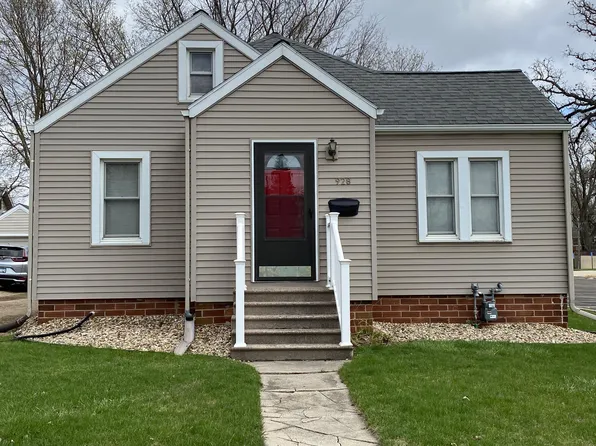 928 Bridge Ave, Albert Lea, MN 56007