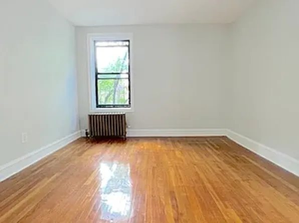 140-70 Ash Avenue 3F image 2 of 4
