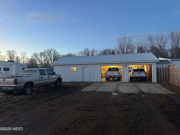 4th image of 225 1st Ave
