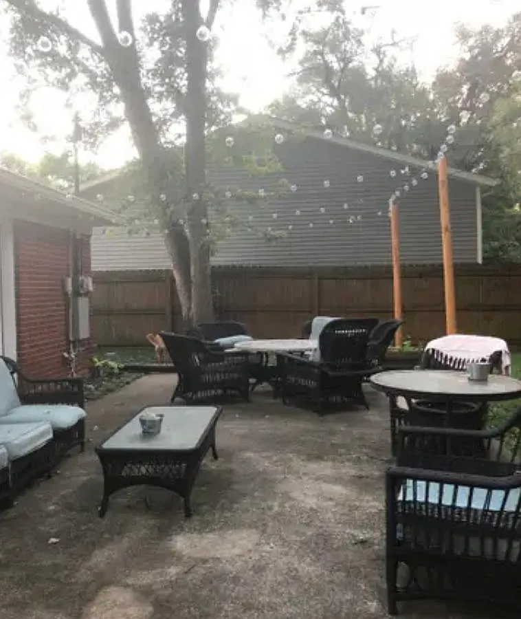 3 bed, 1600 sqft, $2,400 — Photo 2